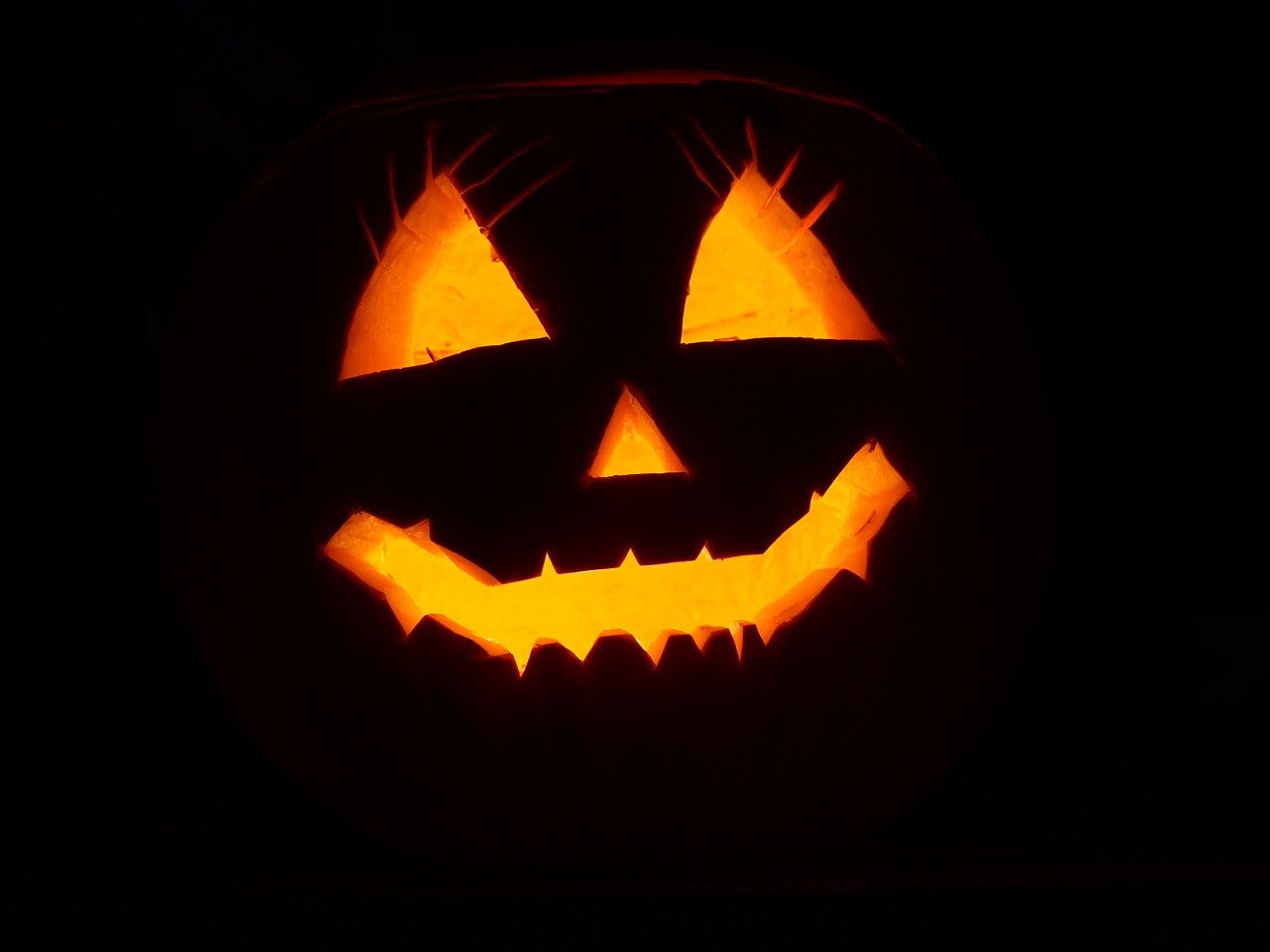 Using Facebook Live + Face Filters for Spooky Real Estate Videos